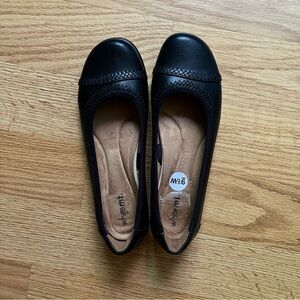 White Mountain Black Leather Flats
